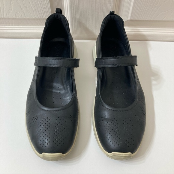 Ecco Soft 5 Black Leather Mary Jane Flats 12 Sporty Summer Casual Activewear - Picture 2 of 14